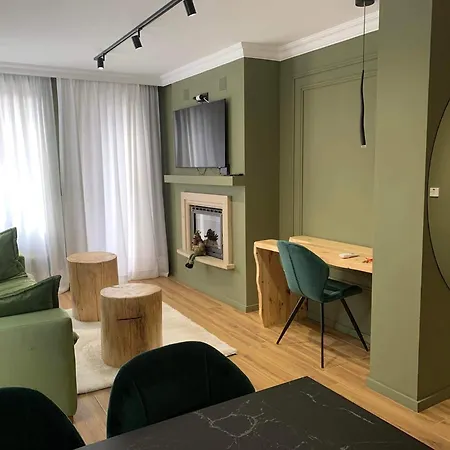 Luxury - Up To 4 People *