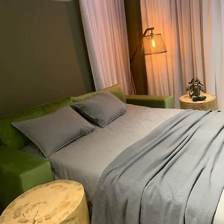 Luxury - Up To 4 People